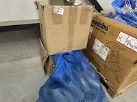 2x doos en zak regenpijponderdelen - afbeelding 1 van  5