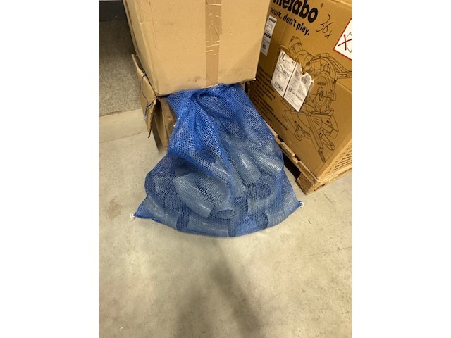 2x doos en zak regenpijponderdelen - afbeelding 2 van  5