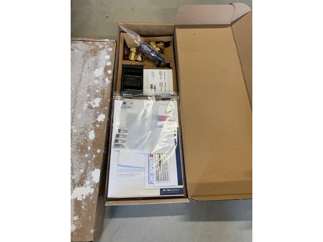 2x doos installatiemateriaal met thermostaat - afbeelding 3 van  4