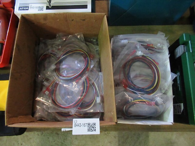 2x doos met aansluitbekabeling - afbeelding 1 van  3