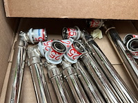 2x doos met onderdelen voor water-/leidinginstallatie w.o. uponor - afbeelding 3 van  5