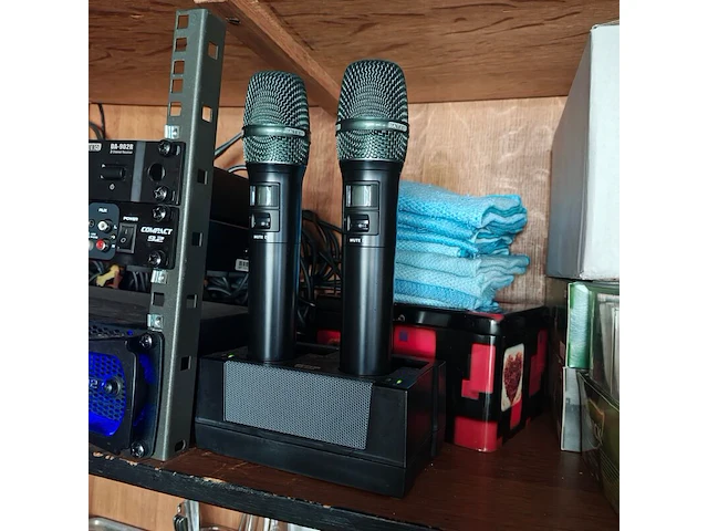 2x draadloze microfoons, dateq, da-900h - afbeelding 1 van  3