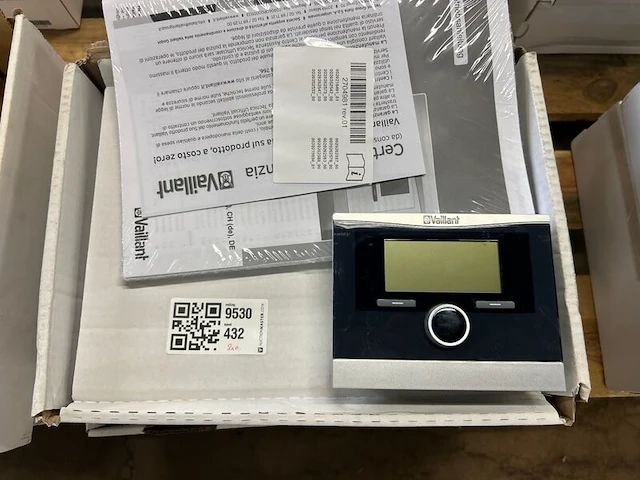 2x draadloze verwarmingsregelaar met digitaal display vaillant, calormatic 470f - afbeelding 1 van  4