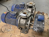 2x ebara normaal zuigende centrifugaalpomp - afbeelding 1 van  2