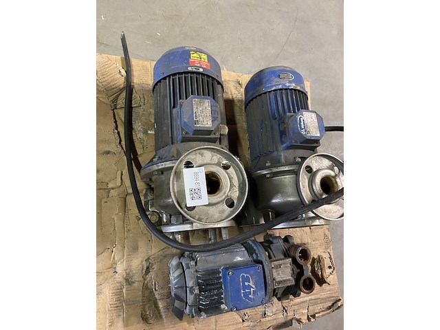 2x ebara normaal zuigende centrifugaalpomp - afbeelding 2 van  2