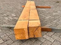 2x eiken balken fijnbezaagd, 200x200mm, lengte 300cm