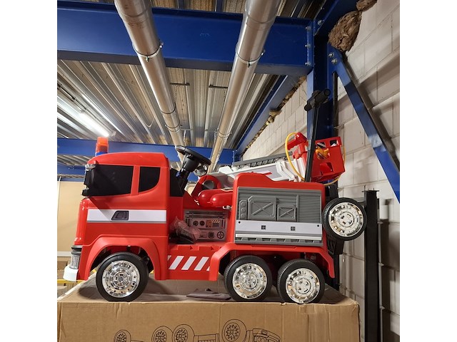 2x elektrische brandweerauto rood - afbeelding 2 van  6