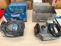 2x elektrische frees-/sleufmachines met metalen transportkoffers, baier