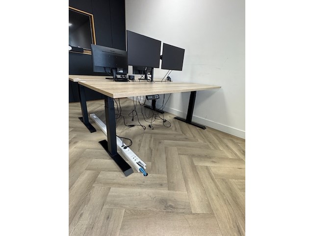 2x elektrische zit-sta bureau - afbeelding 3 van  8