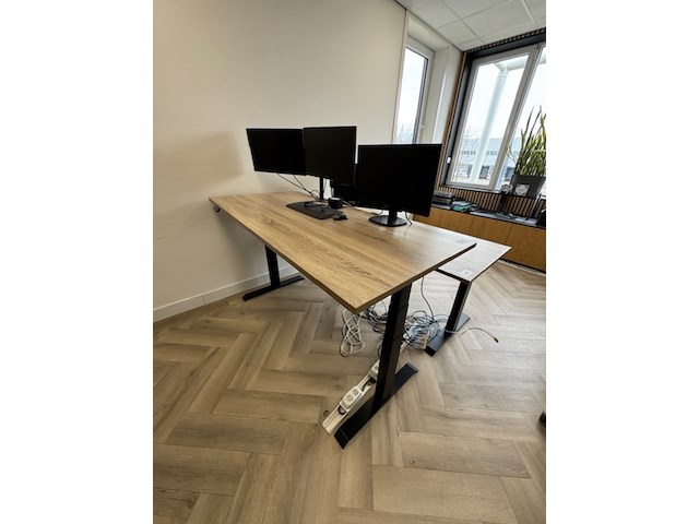 2x elektrische zit-sta bureau - afbeelding 2 van  7