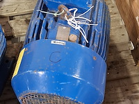 2x elektro motor, o.a. cantoni - afbeelding 11 van  18