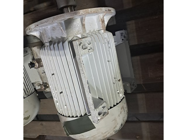 2x elektromotor - afbeelding 7 van  8