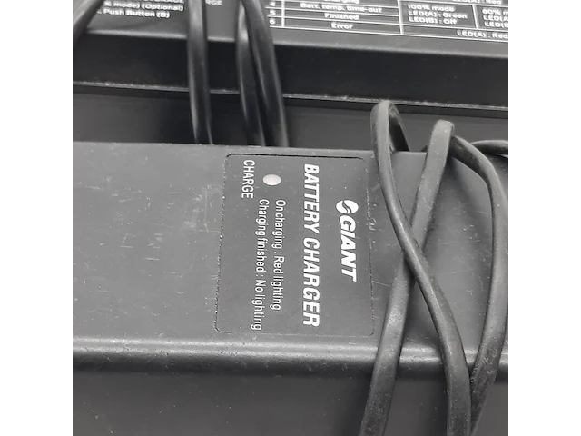 2x fietsaccu lader, giant, gli270aa, nc-ssc04gnt - afbeelding 4 van  8