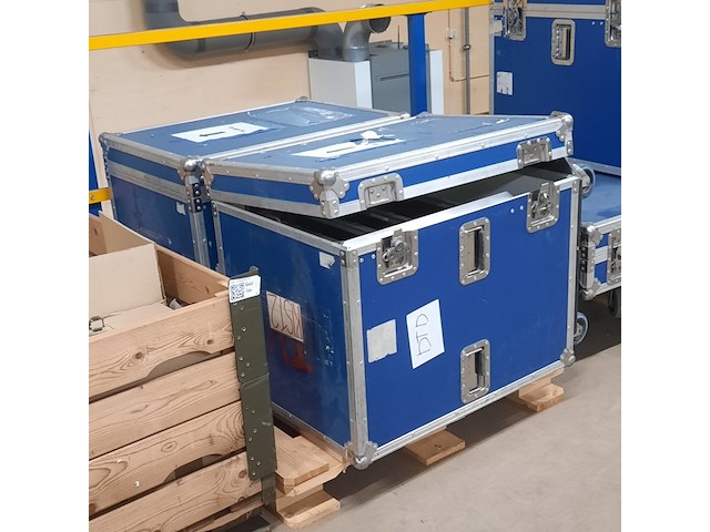 2x flightcase - afbeelding 3 van  7