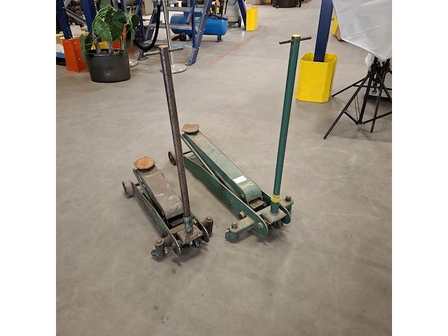 2x garagekrik, compac - afbeelding 1 van  9