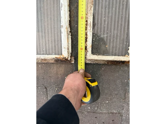 2x gebogen 4-ruits stalramen, historisch, wit/roest, 34 cm breed; 45-50 cm hoog - afbeelding 3 van  4