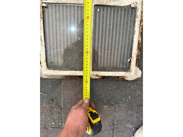 2x gebogen 4-ruits stalramen, historisch, wit/roest, 34 cm breed; 45-50 cm hoog - afbeelding 4 van  4