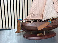 2x gedetailleerd houten scheepsmodel enkhuizer bol 1902 - afbeelding 10 van  11