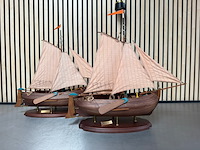 2x gedetailleerd houten scheepsmodel enkhuizer bol 1902 - afbeelding 1 van  11