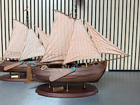 2x gedetailleerd houten scheepsmodel enkhuizer bol 1902 - afbeelding 2 van  11