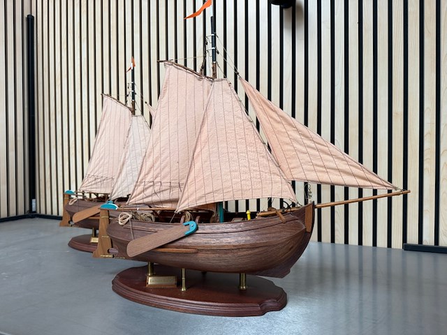 2x gedetailleerd houten scheepsmodel enkhuizer bol 1902 - afbeelding 4 van  11