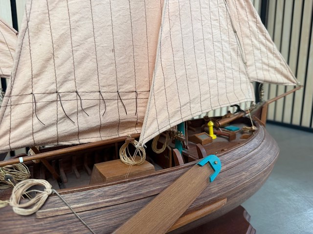 2x gedetailleerd houten scheepsmodel enkhuizer bol 1902 - afbeelding 6 van  11