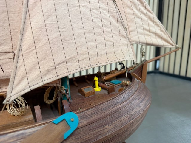 2x gedetailleerd houten scheepsmodel enkhuizer bol 1902 - afbeelding 7 van  11