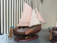 2x gedetailleerd houten scheepsmodel enkhuizer bol 1902 - afbeelding 8 van  11