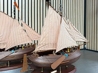 2x gedetailleerd houten scheepsmodel enkhuizerbol - afbeelding 5 van  9