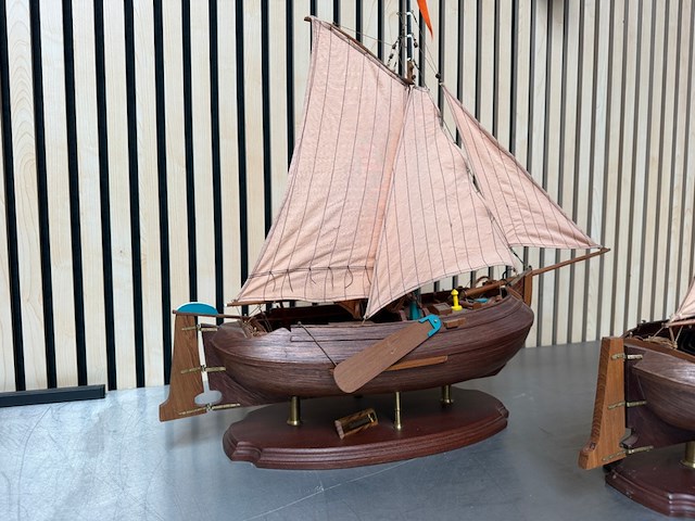 2x gedetailleerd houten scheepsmodel enkhuizerbol - afbeelding 9 van  9