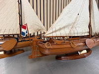 2x gedetailleerd houten scheepsmodel tjalk - afbeelding 6 van  10