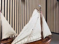2x gedetailleerd houten scheepsmodel tjalk - afbeelding 8 van  10