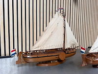 2x gedetailleerd houten scheepsmodel tjalk - afbeelding 9 van  10