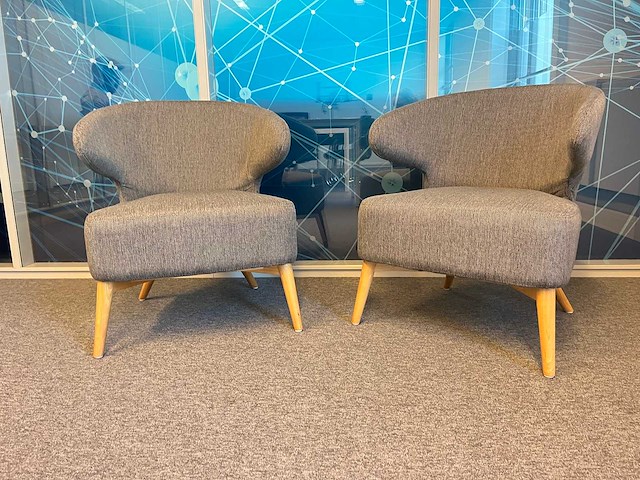 2x grijs gestoffeerde fauteuil - afbeelding 1 van  8