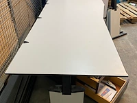 2x grote bureaus en ladekastjes - afbeelding 3 van  9
