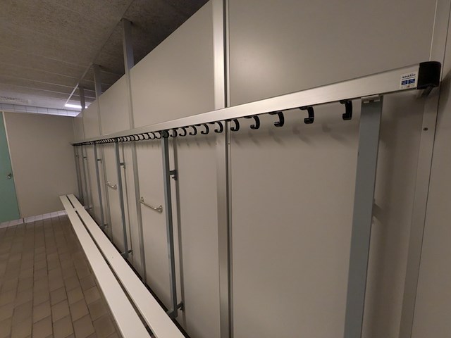 2x grote kleedruimte met lockermodule - afbeelding 5 van  25