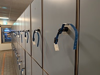 2x grote kleedruimte met lockermodule - afbeelding 11 van  25
