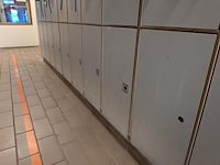 2x grote kleedruimte met lockermodule - afbeelding 16 van  25