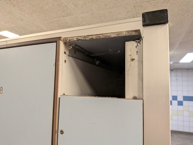 2x grote kleedruimte met lockermodule - afbeelding 18 van  25