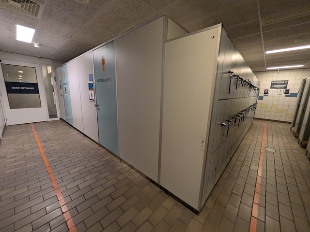 2x grote kleedruimte met lockermodule - afbeelding 24 van  25