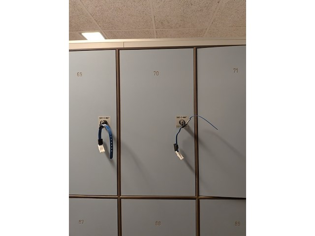 2x grote kleedruimte met lockermodule - afbeelding 10 van  20