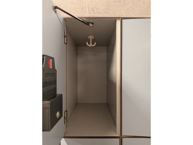 2x grote kleedruimte met lockermodule - afbeelding 11 van  20