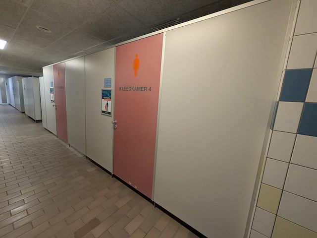2x grote kleedruimte met lockermodule - afbeelding 14 van  20