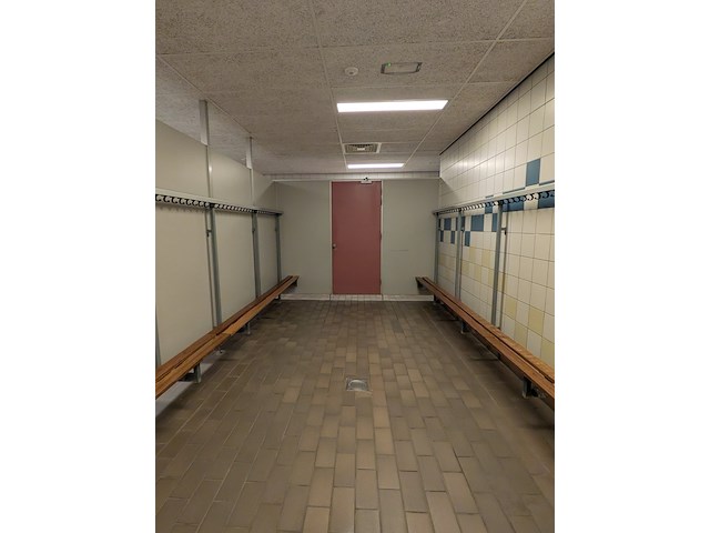 2x grote kleedruimte met lockermodule - afbeelding 16 van  20