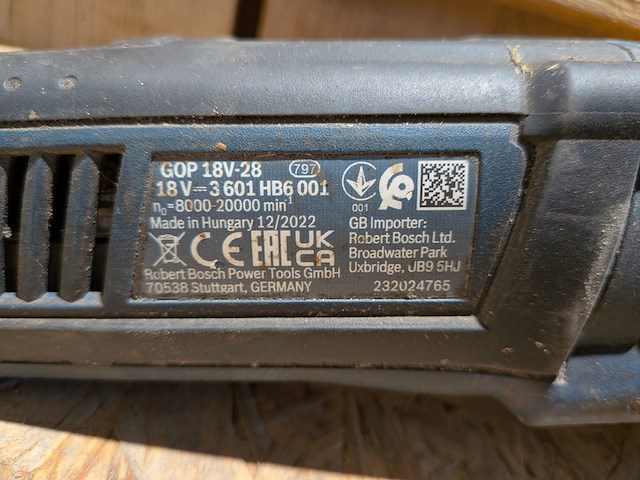 2x haakse slijper en 1x multitool, bosch, gws 18v-10 pc / gop 18v-28, incl. 2x accu - afbeelding 4 van  13
