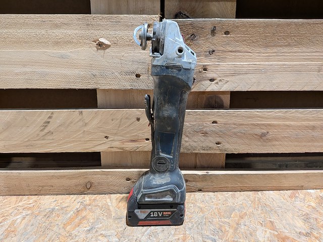 2x haakse slijper en 1x multitool, bosch, gws 18v-10 pc / gop 18v-28, incl. 2x accu - afbeelding 7 van  13