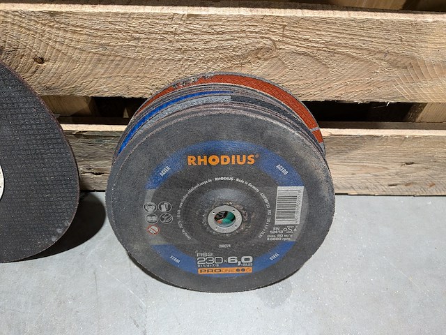 2x haakse slijper, metabo & hitachi, incl. diverse slijpschijven - afbeelding 3 van  13