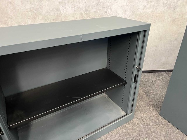 2x halfhoge stalen roldeurkast - afbeelding 6 van  6