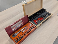 2x handgereedschap - afbeelding 1 van  8