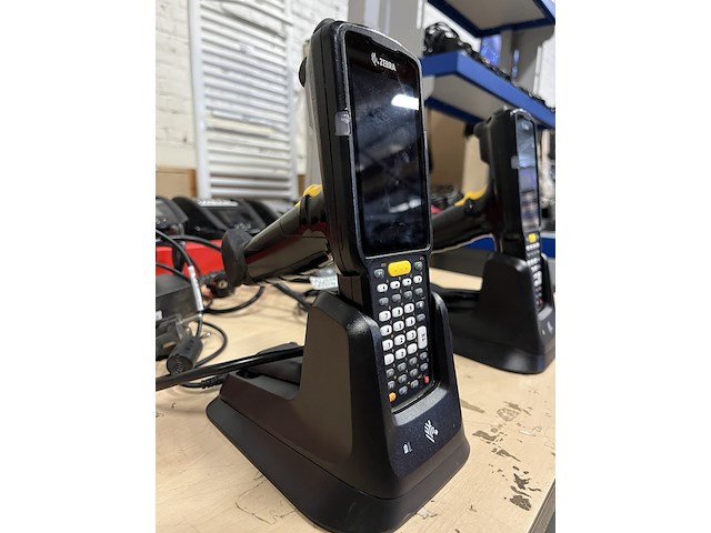 2x handheld computer met 2x lader zebra, mc330m - afbeelding 2 van  9